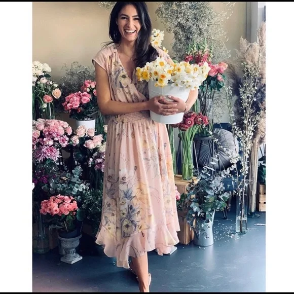 h&m long dress with smocking Women's Light beige/Floral Smocked dress